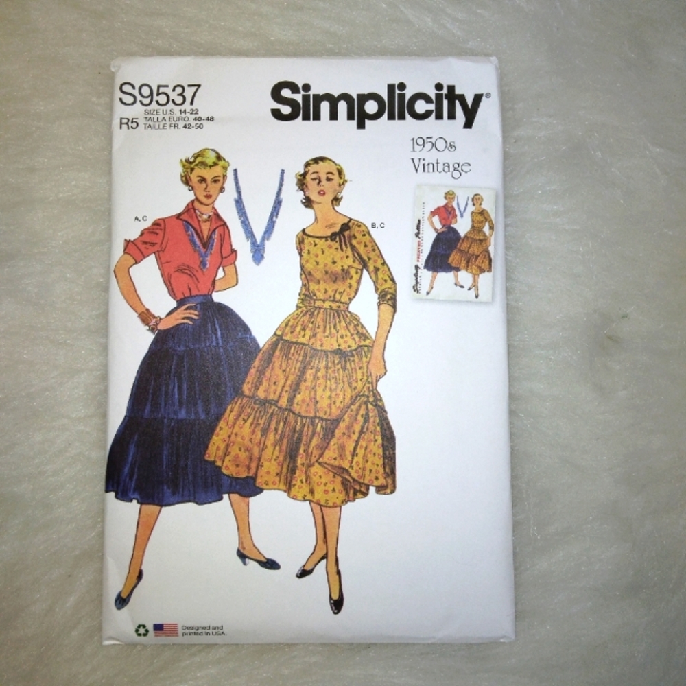 SIMPLICITY S9537 Sz 14-22 Vintage 1950s style Blouses And a full, tiered Skirt